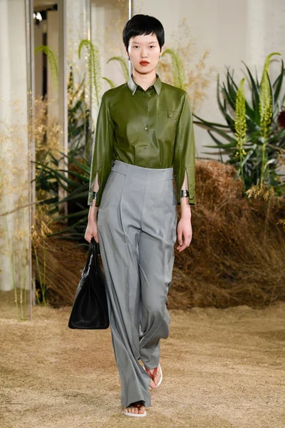 Look 9
